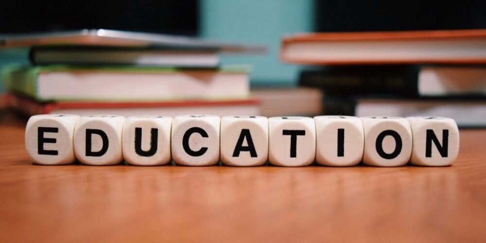 Υποχρεωτική Εκπαίδευση σε Ελλάδα και Ευρώπη.