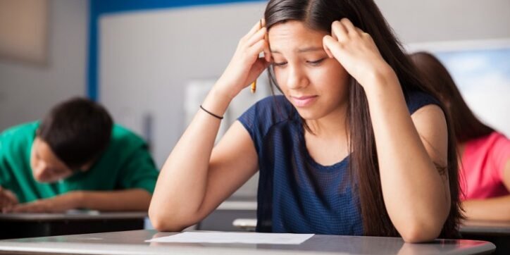 Σχολεία: 12.000 μαθητές θα επιβαρυνθούν τον Μάιο με υποχρεωτικές εξετάσεις σε Μαθηματικά και Γλώσσα