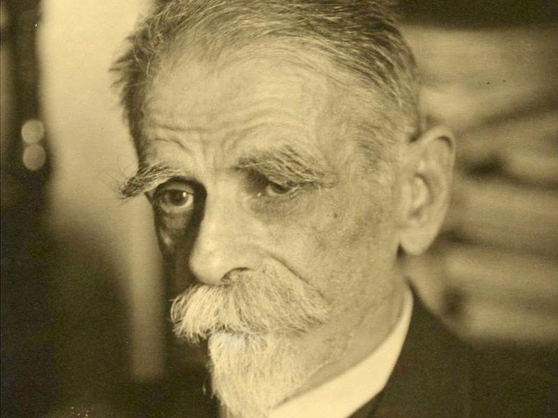 “Η δημοτική είναι η γλώσσα, με την οποία μας θηλάζει η μάνα”. Γιατί χαρακτήρισαν τον Παλαμά, διαστρεβλωτήν και υβριστήν