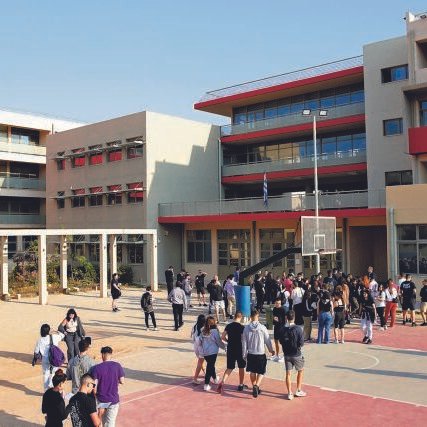 πανελλαδικές εξετάσεις; πανελλήνιες; Λύκεια; παιδεία; σχολείο; Λύκειο; Αθήνα; Athens; γενικές εξετάσεις; education; exams; general; εισαγωγικές εξετάσεις; h Απουσίες στα σχολεία Δευτεροβάθμιας Εκπαίδευσης : Τι αλλάζει στις απουσίες στα Λύκεια και Γυμνασία