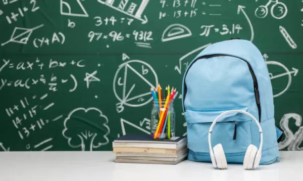 Πότε κλείνουν τα σχολεία για καλοκαίρι – Πότε ξεκινούν οι Πανελλήνιες 2025