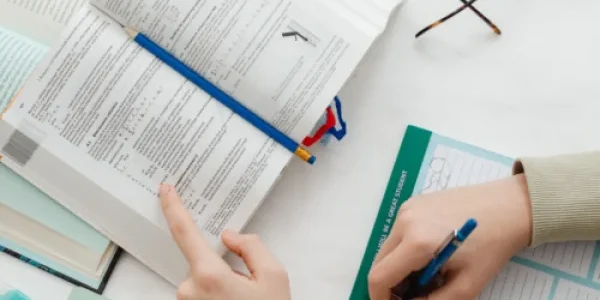 Τι πρέπει να γνωρίζουν οι υποψήφιοι για την εισαγωγή τους: Σ. Στρατηγάκης ενόψει των πανελλαδικών εξετάσεων